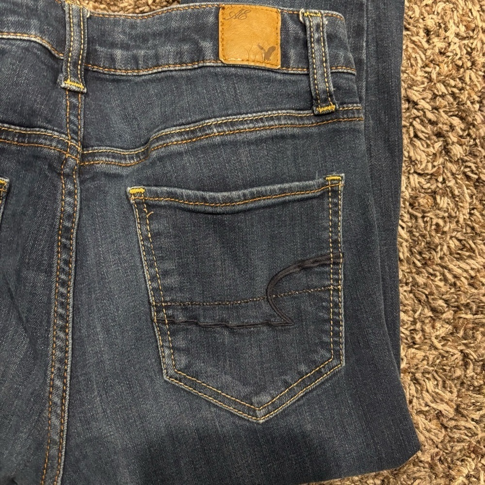Women’s American Eagle Hi Rise Jeans - Picture 2 of 6